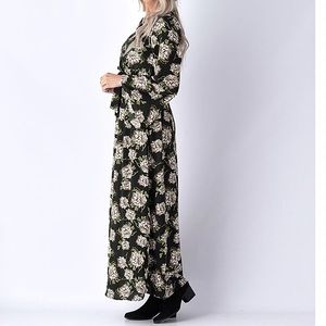 CLOSET BLOWOUT maxi dress with forest green slip!